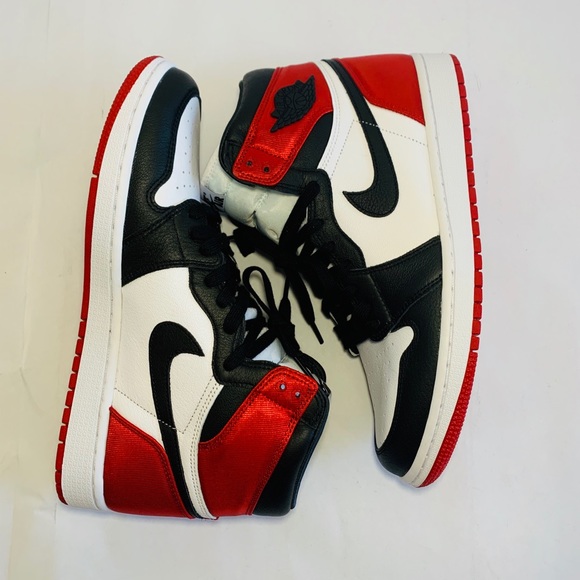 Nike Air Jordan Retro 1 High OG Satin Black Toe - Picture 8 of 8